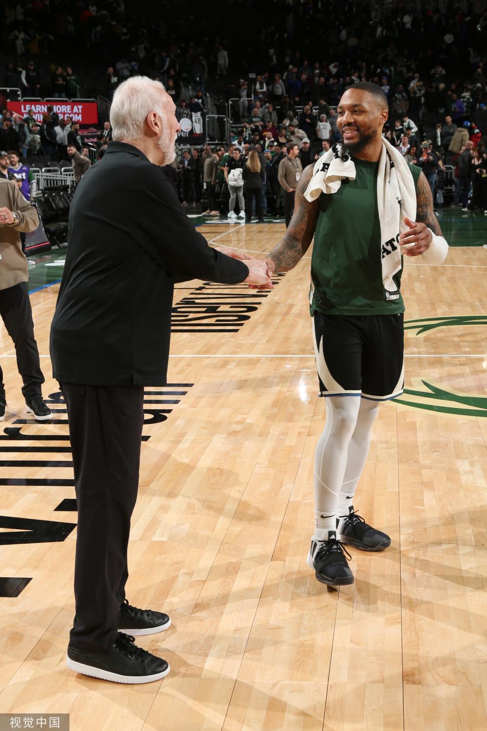 [NBA]默里甩开卡鲁索防守 干拔三分命中.