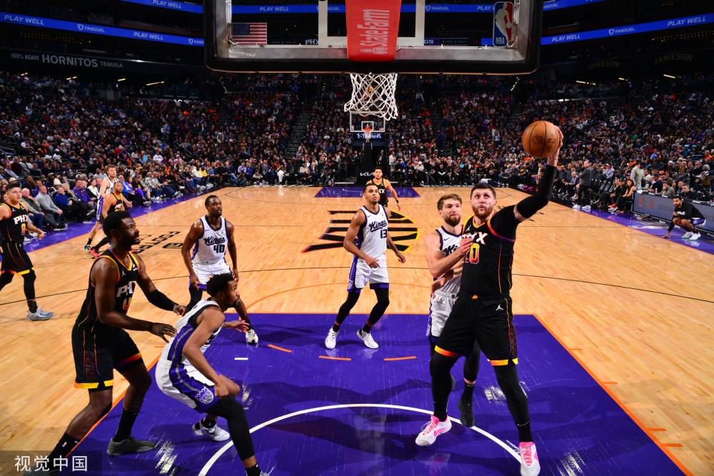 还帮助他在 还帮助他在