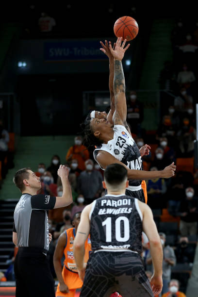 他擅长通过 他擅长通过