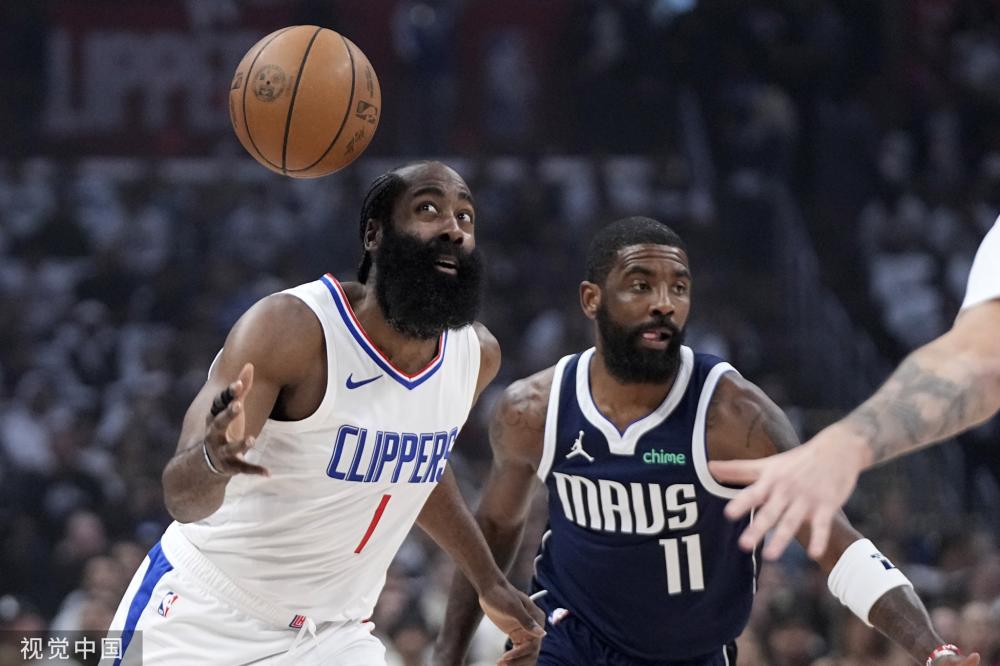 在与巴塞罗 在与巴塞罗